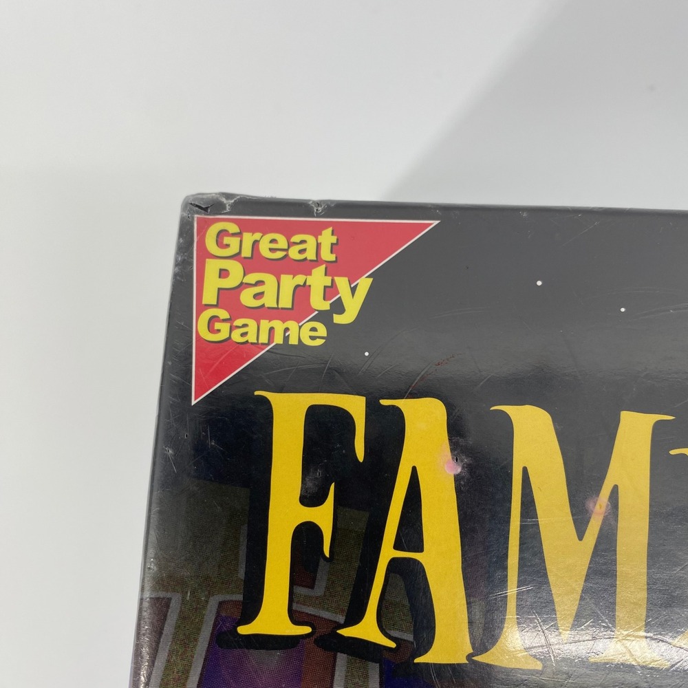 Family Jewels The Sexy Who Where What and Which Mystery Board Game New Sealed - Picture 5 of 6